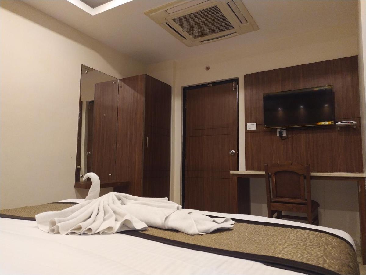 Hotel White Boutique Puduccseri Kültér fotó
