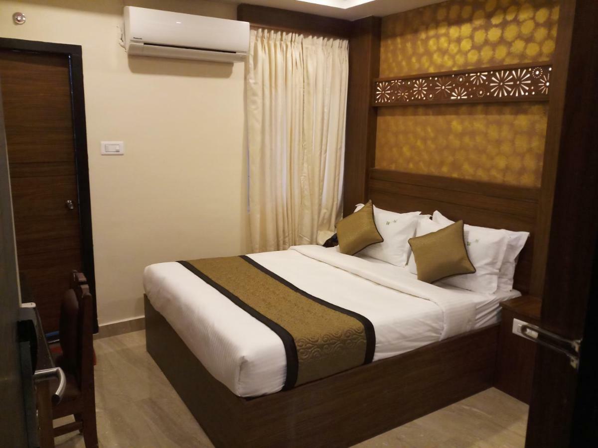Hotel White Boutique Puduccseri Kültér fotó