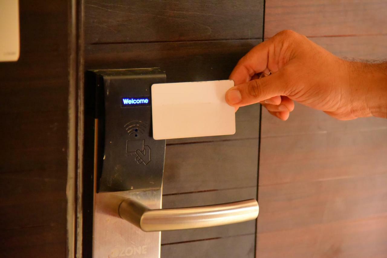 Hotel White Boutique Puduccseri Kültér fotó