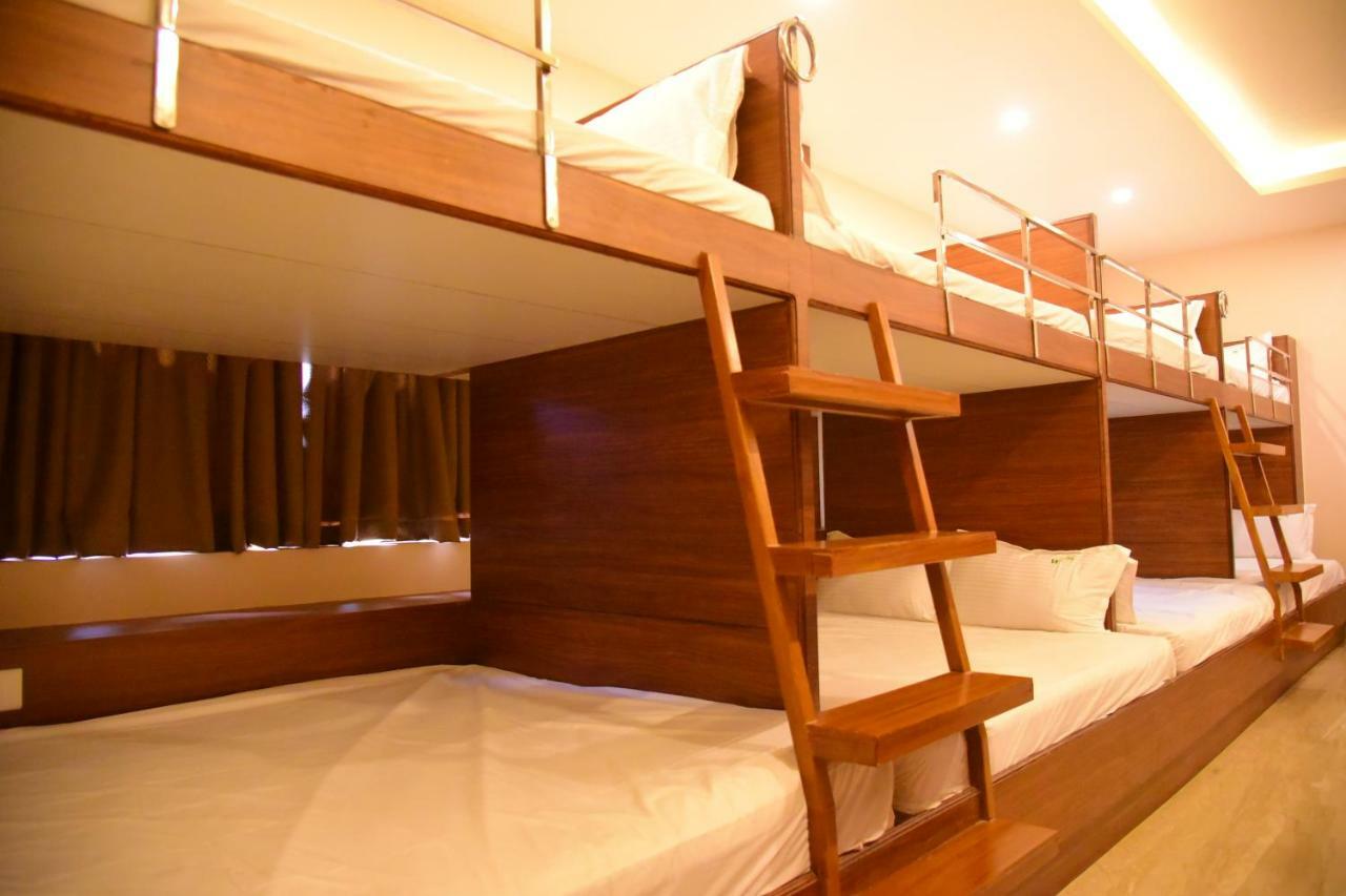 Hotel White Boutique Puduccseri Kültér fotó