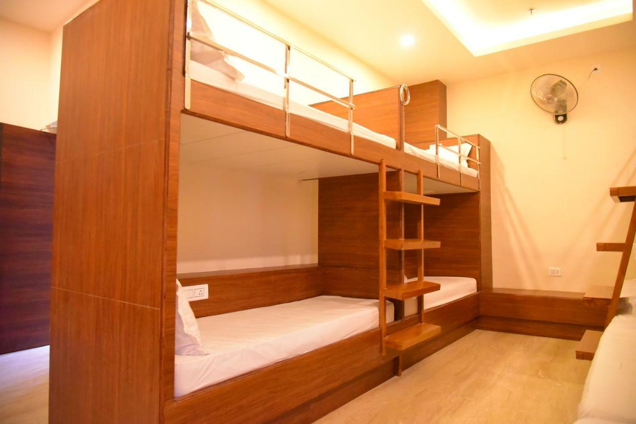 Hotel White Boutique Puduccseri Kültér fotó